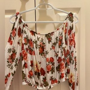 Cute slightly cropped two pack blouses 🌸💘